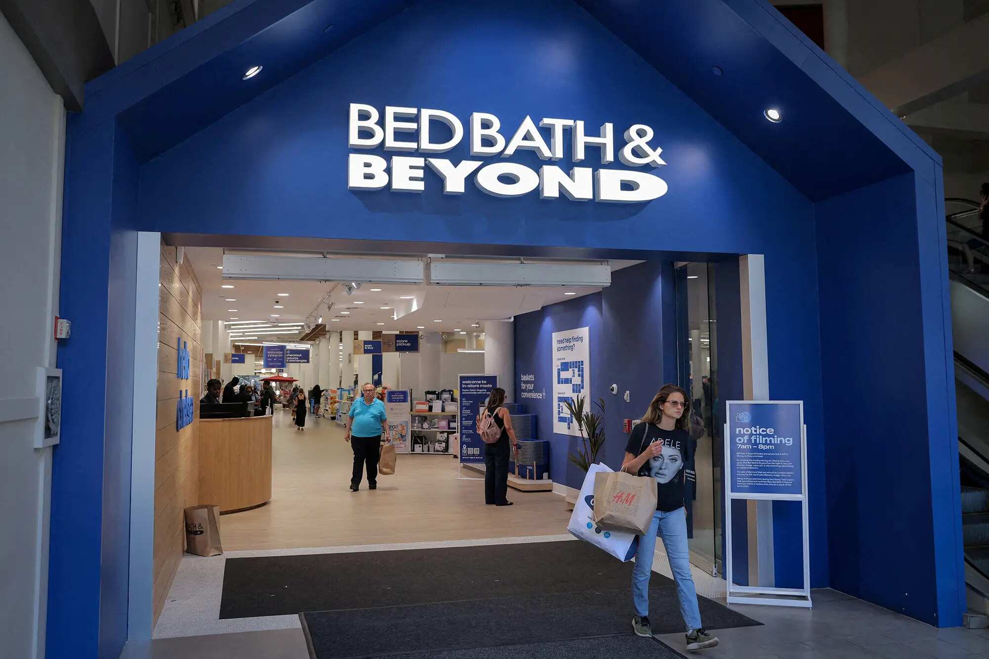 World Business Watch Bed Bath & Beyond posts nearly 400M loss in Q3