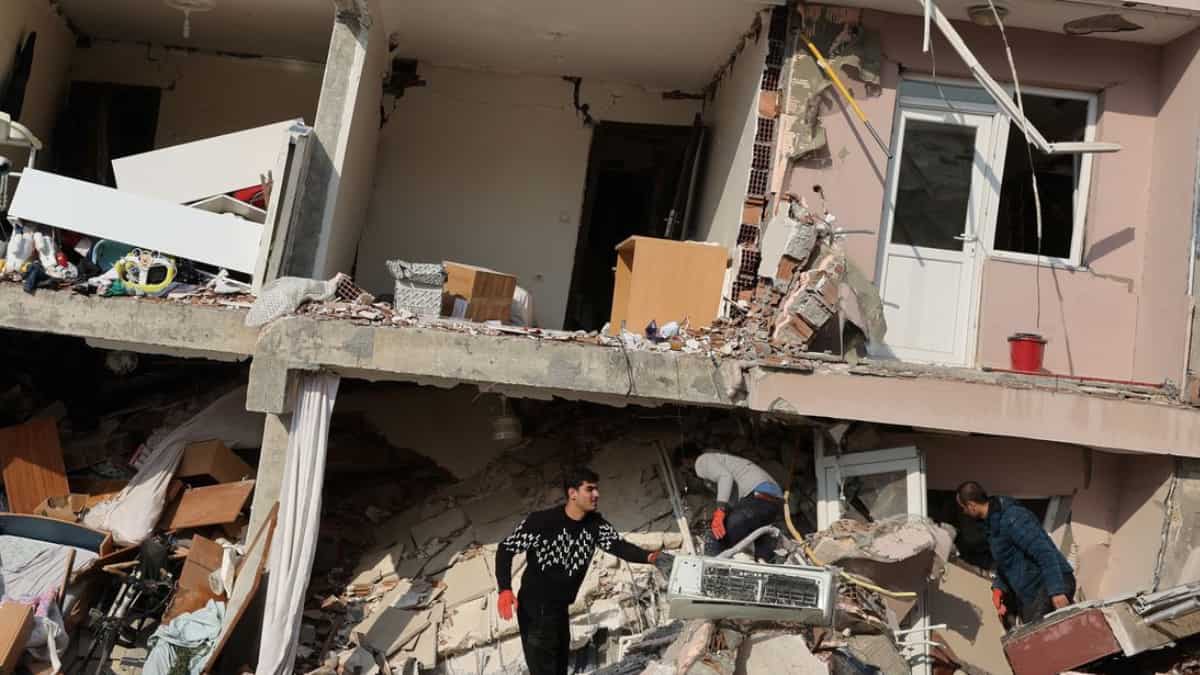 Earthquakes today dubai