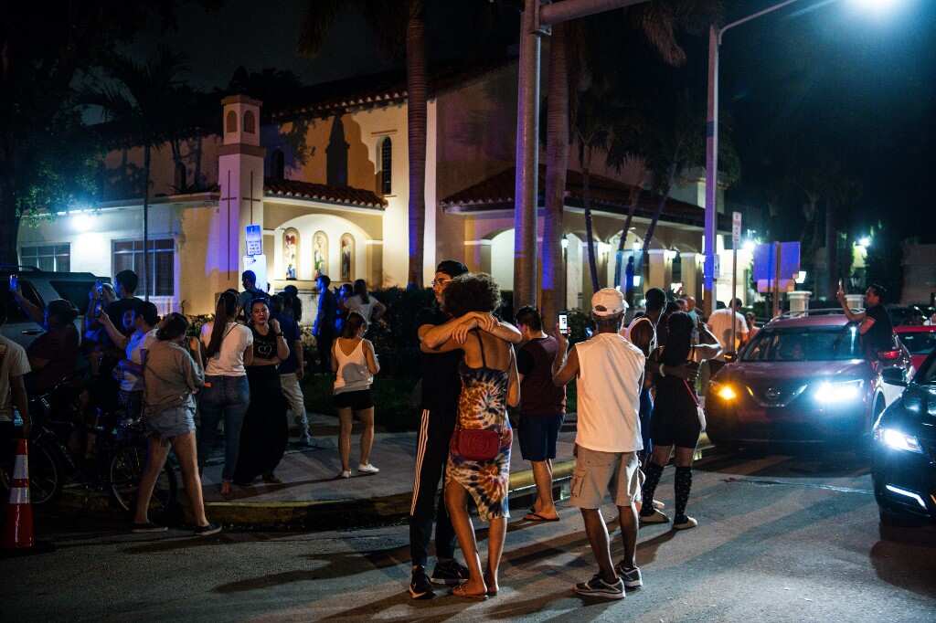 Florida apartment demolished