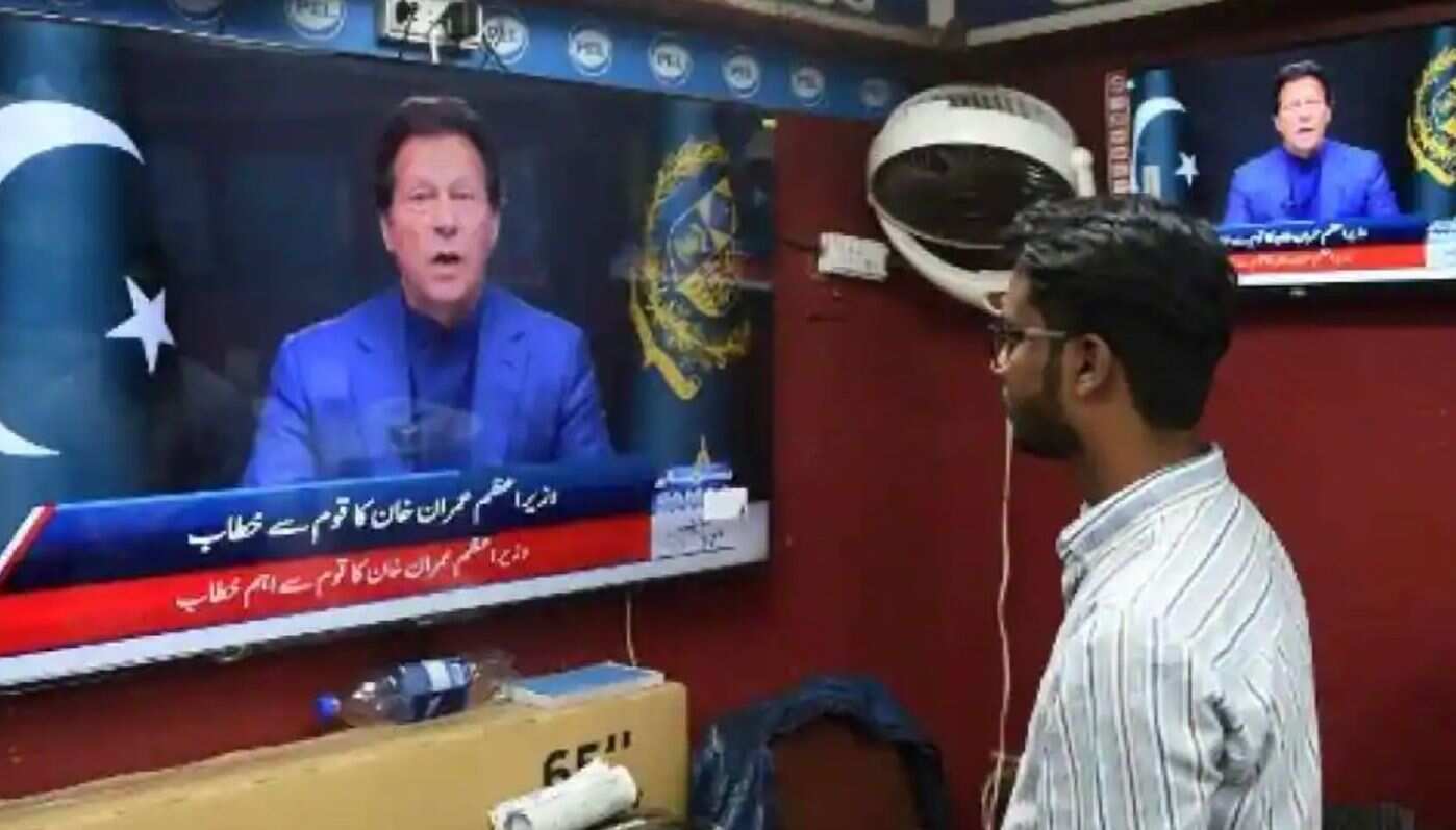In a massive jolt to Pakistan Prime Minister Imran Khan, the opposition lawmakers submitted a no-confidence motion seeking to ouster his government over failure to control inflation.