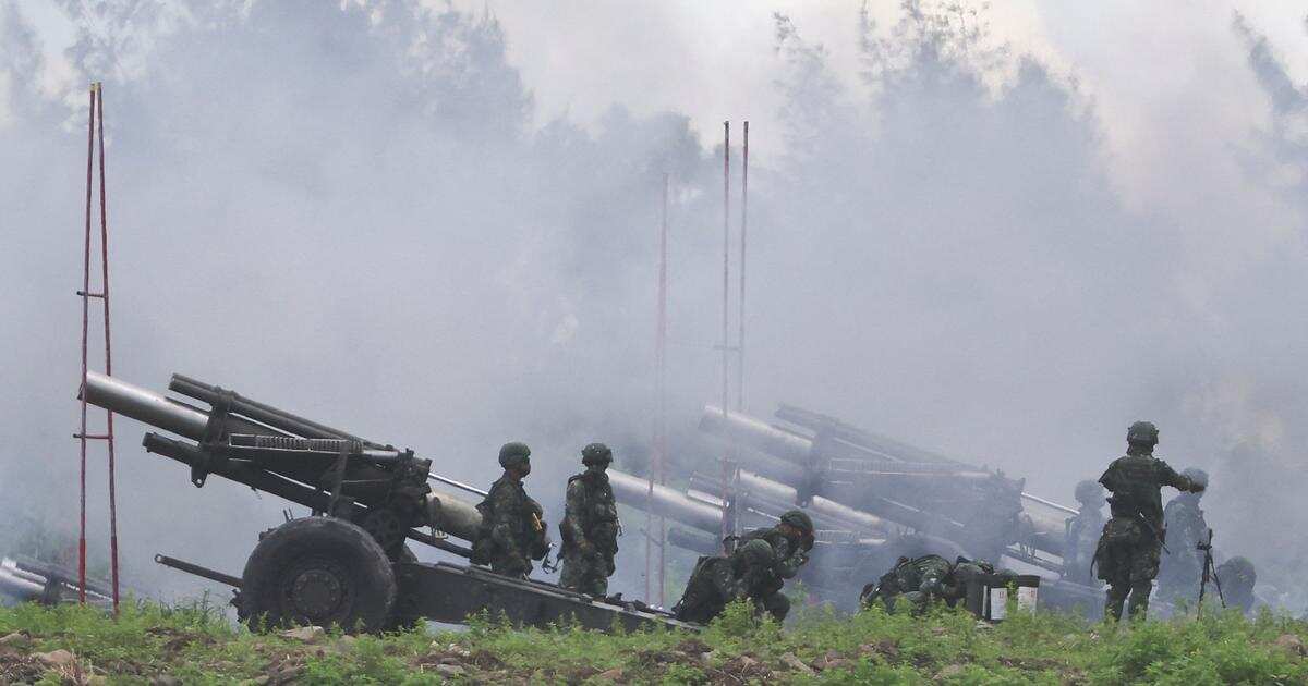 Taiwan conducts live-fire drills
