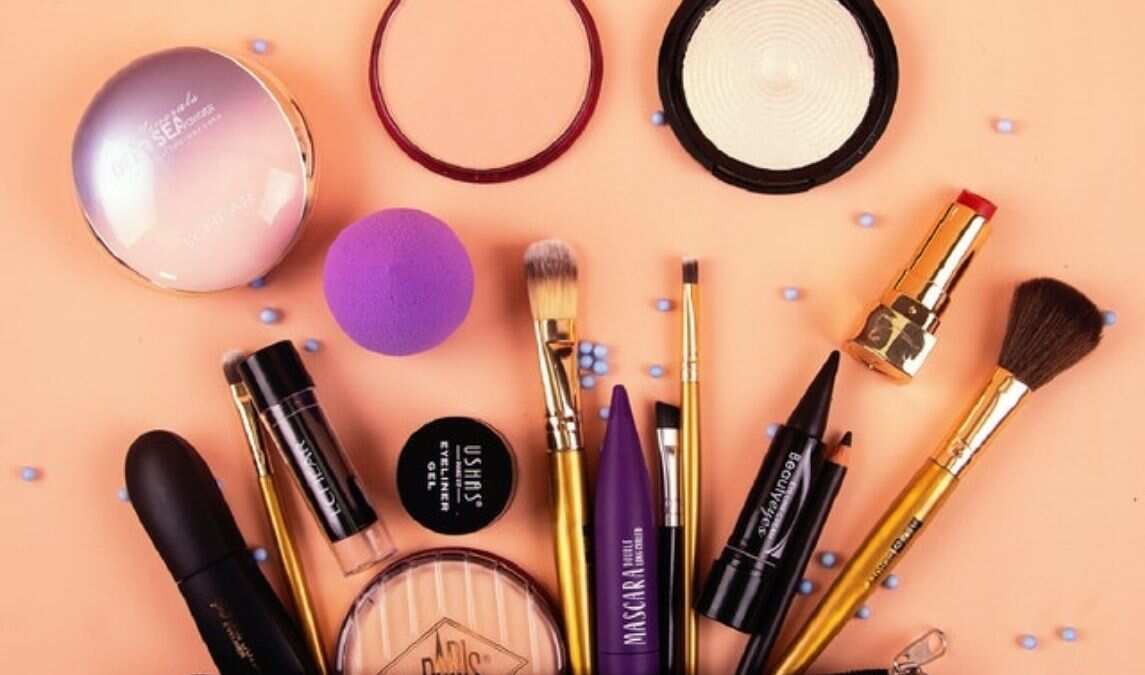 Lip plumping hack