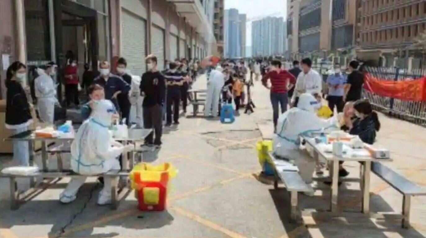 In China, the coronavirus (COVID-19) outbreak was first reported in 2019 and subsequently spread worldwide.