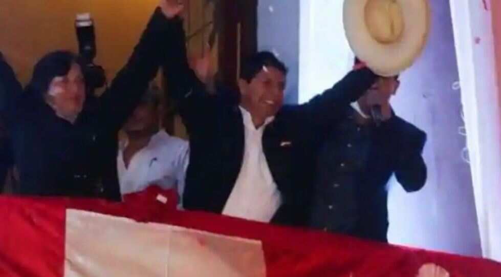 Career diplomat Oscar Maurtua was sworn in as Peru's new foreign minister on Friday to replace a leftist professor who resigned just weeks into the job over controversial comments he made before taking the role.