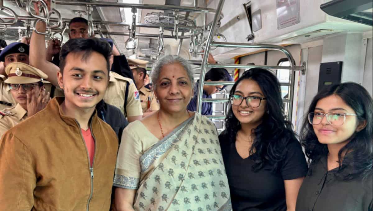 Nirmala Sitharaman's Mumbai Local Train Ride