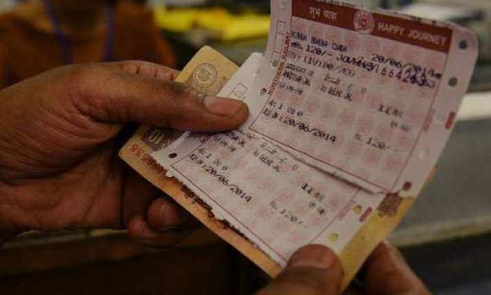 Indian man battles over overpriced train ticket