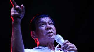 Philippines:  Duterte eases stance towards US. before Japan visit