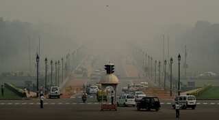 Delhi pollution: Schools to remain shut for 3 days, government mulls over artifical rain