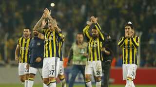 Europa League: Fenerbahce beat Manchester United to heap misery on Mourinho