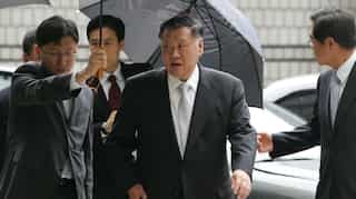 Samsung, Hyundai bosses quizzed in South Korea scandal probe