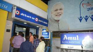 Demonetisation: Govt tightens notes exchange norms, lowers limit to Rs 2,000