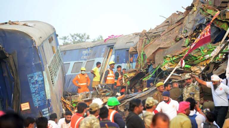 India: At least 120 dead after Indore-Patna express train derails India: At least 120 dead after Indore-Patna express train derails