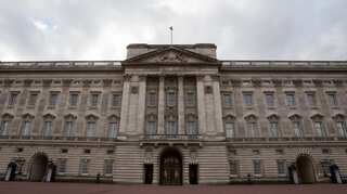 UK public want Queen to pay for own palace repairs