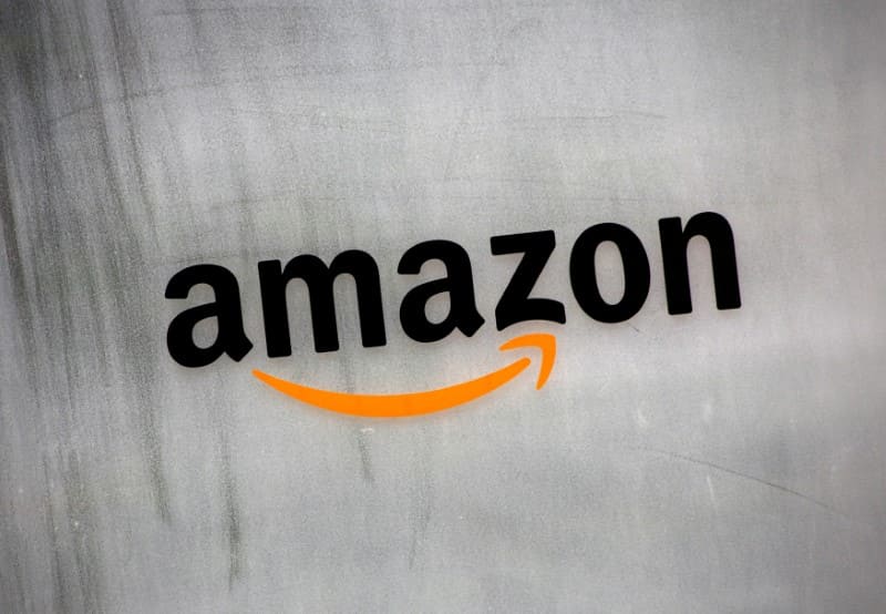 Amazon opens grocery store with no checkout counters