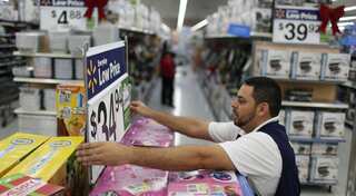 Thin crowd at US stores as Black Friday sales begin