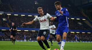 Football: Chelsea down Spurs as City, Liverpool keep pace