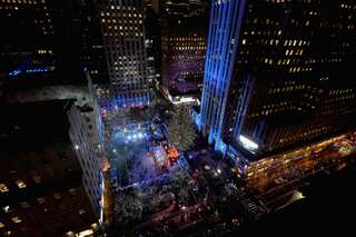 Rockefeller Center becomes art gallery for two months