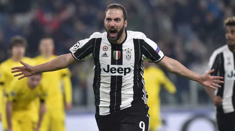 Juve wrap up top spot with Dinamo victory