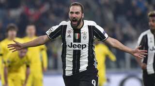Juve wrap up top spot with Dinamo victory