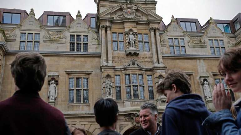 Oxford University students to use gender neutral 'ze' instead of he or she