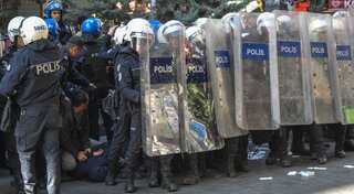 200 pro-Kurdish Peoples` Democratic Party officials detained by Turkish police