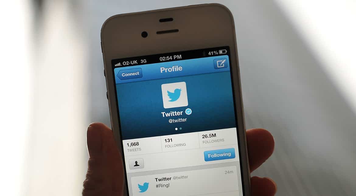 Saudi woman arrested for removing veil on Twitter