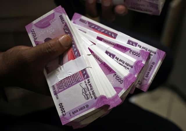 Demonetisation: So far, Indian govt has infused 33% of new notes in banks Demonetisation: So far, Indian govt has infused 33% of new notes in banks
