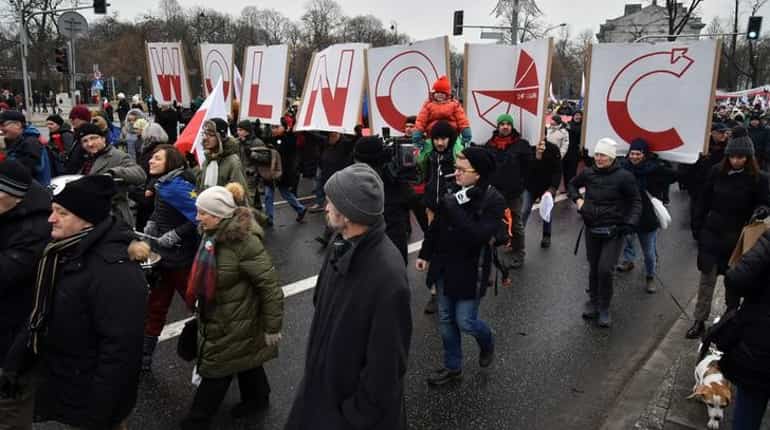 Poland's political standoff spills into fourth day