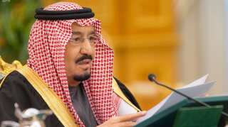 Saudi Arabia cuts huge budget deficit despite low oil prices
