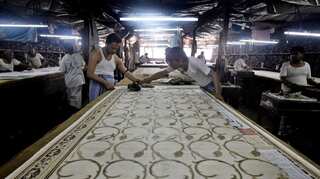 India: Mathura sari industry hit by demonetisation