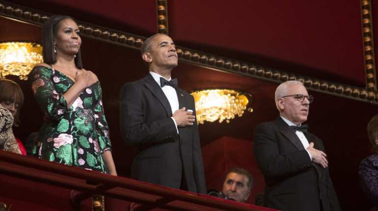 Obama sends final Christmas greetings as president