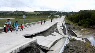 Chile earthquake: Tsunami alert lifted