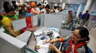 Demonetisation: Restrictions on cash withdrawals may continue beyond Dec 30, say bankers