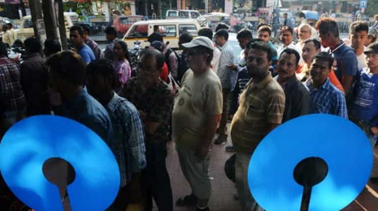 Demonetisation: India's largest lender State Bank of India cuts lending rate by 0.9% Demonetisation: India's largest lender State Bank of India cuts lending rate by 0.9%