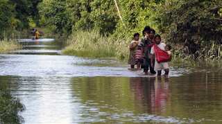 Hundreds evacuated as heavy rain triggers floods in Bolivia