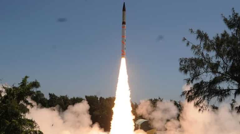 India successfully test-fires nuclear capable missile Agni-IV India successfully test-fires nuclear capable missile Agni-IV
