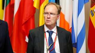 Britain's EU ambassador quits, criticises Brexit preparations