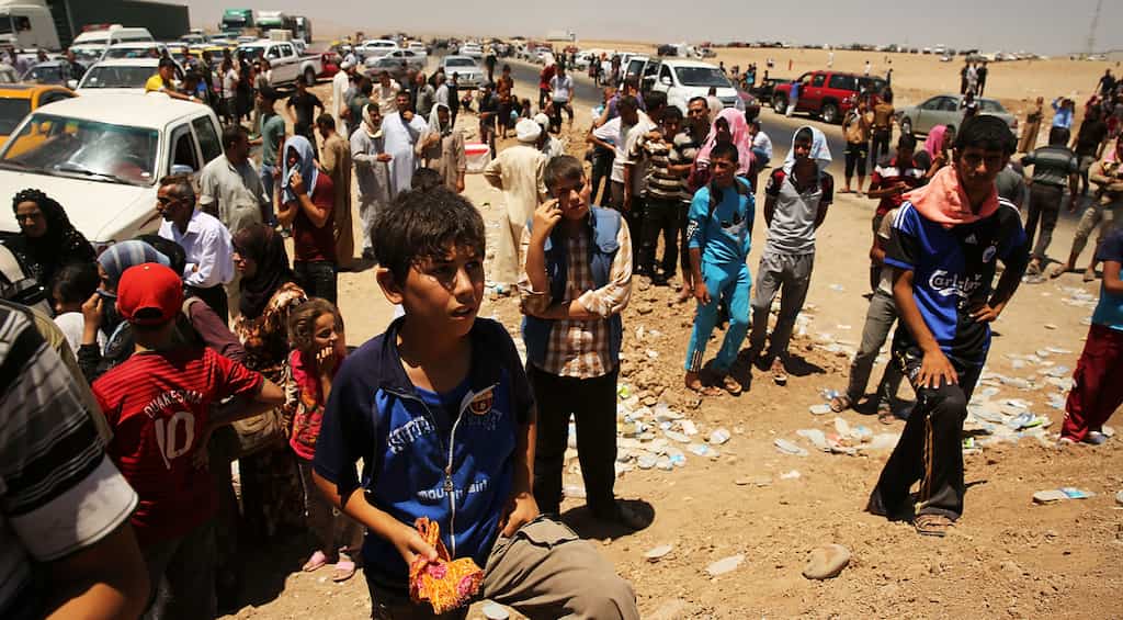 Mosul's humanitarian crisis continues as Iraqi forces fight IS