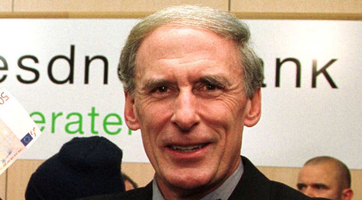 Trump to nominate ex-senator Dan Coats as National Intelligence director