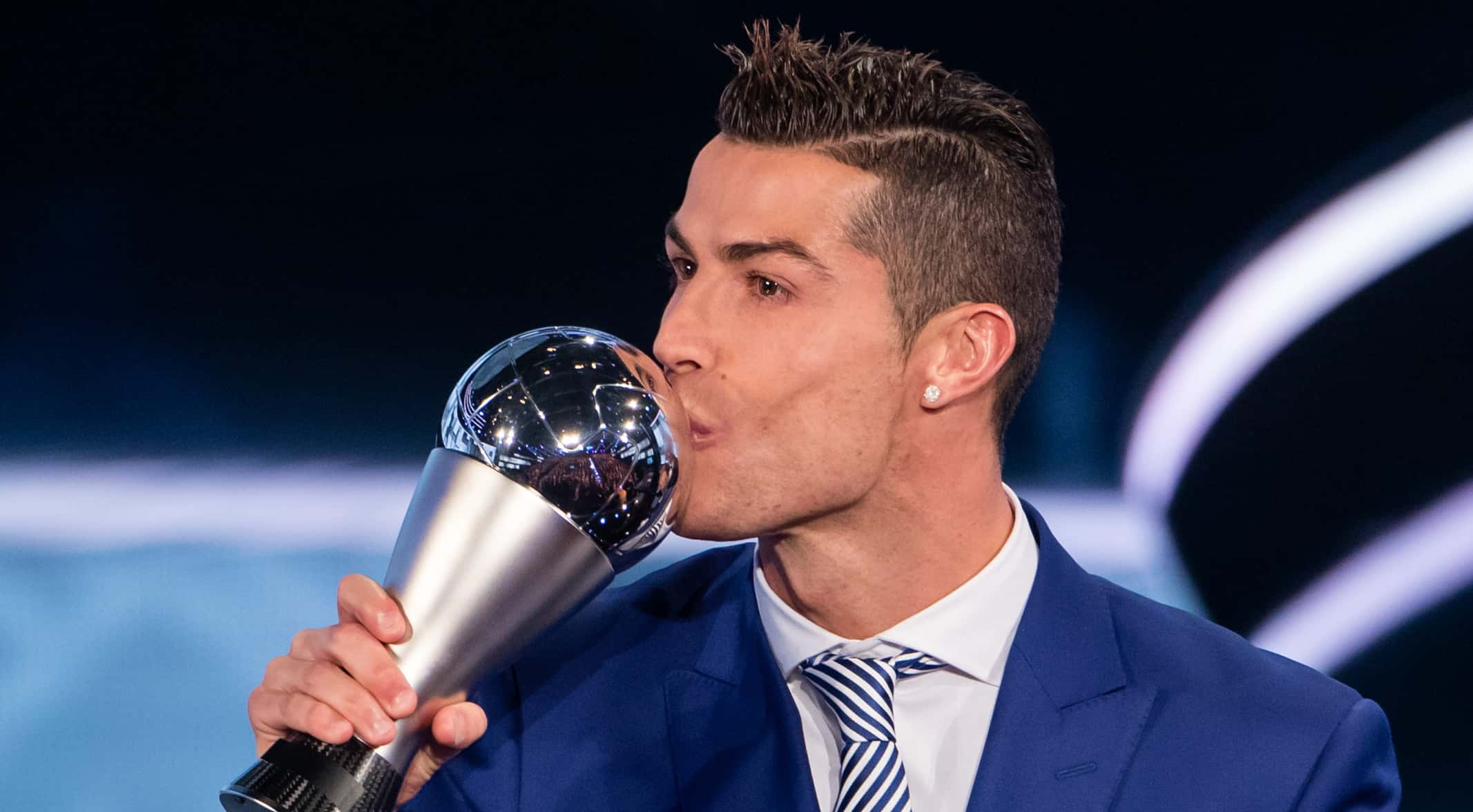 Ronaldo wins FIFA's player of the year award Ronaldo wins FIFA's player of the year award