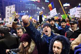 Romania to repeal 'graft-friendly' decree after public fury