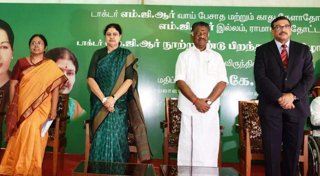 Two AIADMK factions to unite, MLAs want Sasikala & Dinakaran out: Reports