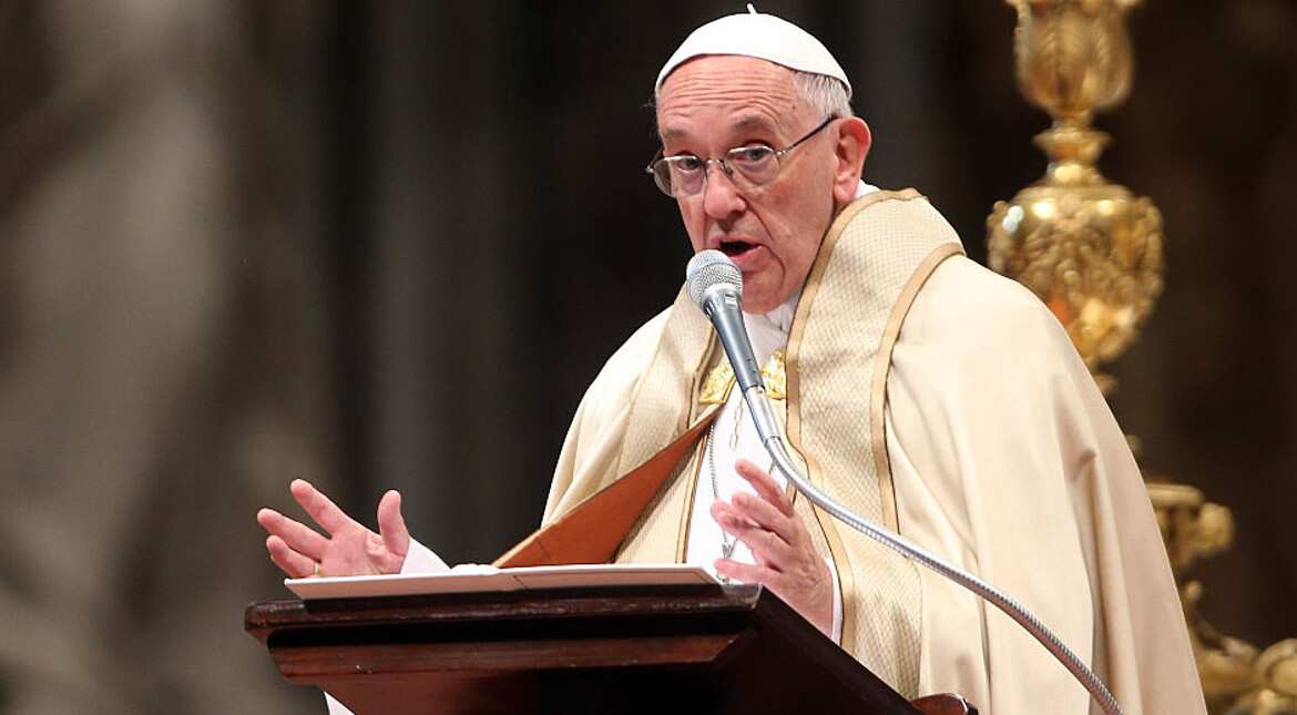 Pope speaks out on atrocities against Myanmar's Rohingya Muslims Pope speaks out on atrocities against Myanmar's Rohingya Muslims