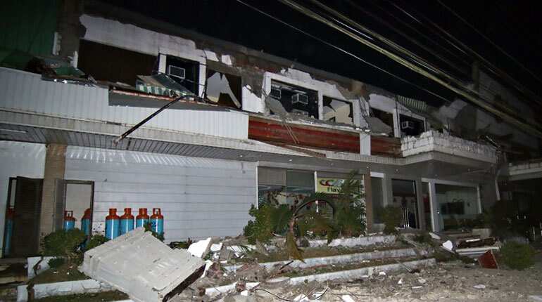 At least 4 killed after 6.5 magnitude earthquake rocks Philippines At least 4 killed after 6.5 magnitude earthquake rocks Philippines