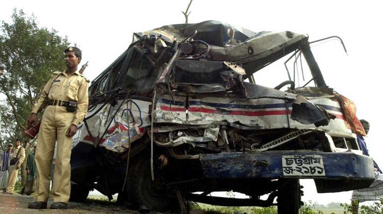 13 killed, 20 injured in bus-van collision in Bangladesh