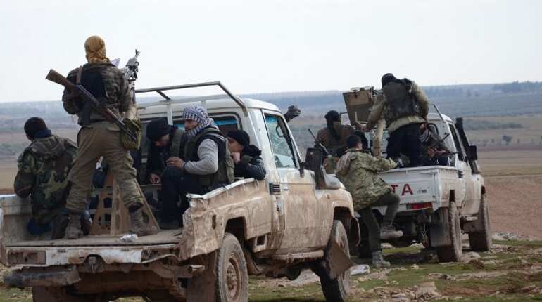 Syrian army tightens noose around Palestinian camp