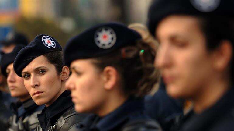 Turkish army to lift ban on headscarf for female officers