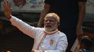 Modi's final UP pitch: 'Opposition believes in development for few', Akhilesh slams PM's Varanasi roadshow