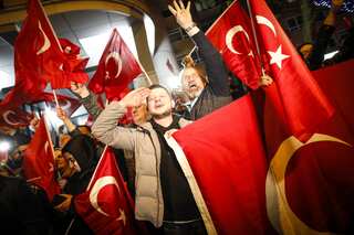 Netherlands expels Turkish minister as pro-Erdogan rally row mounts