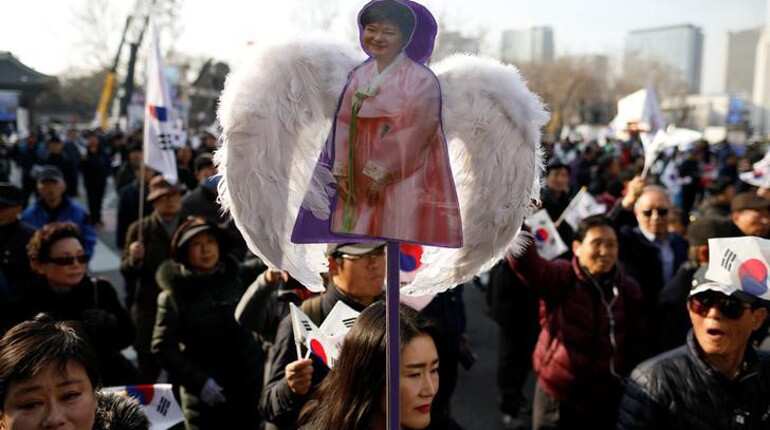 South Korean opposition vows justice as Park prepares presidential Blue House exit